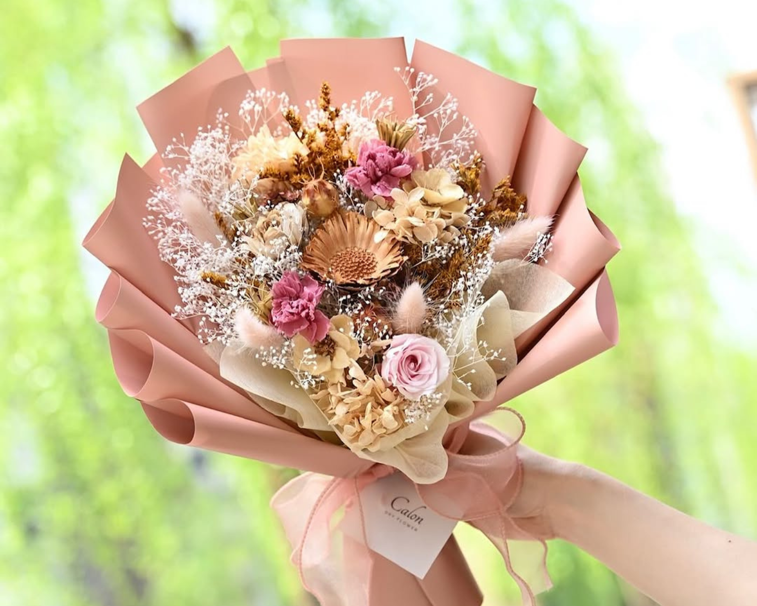 楽天市場 ドライフラワー 吊るす 花束 プレゼント ブーケ ウェディング 『ボタニカル スワッグ M』 ウェディングブーケ 結婚祝い 花 開店祝いサロン 美容室 結婚記念日 妻 誕生日プレゼント 女友達 20代 30代 女性 母親 40代 50代 おしゃれ 新築祝い 友人 引っ越し祝い