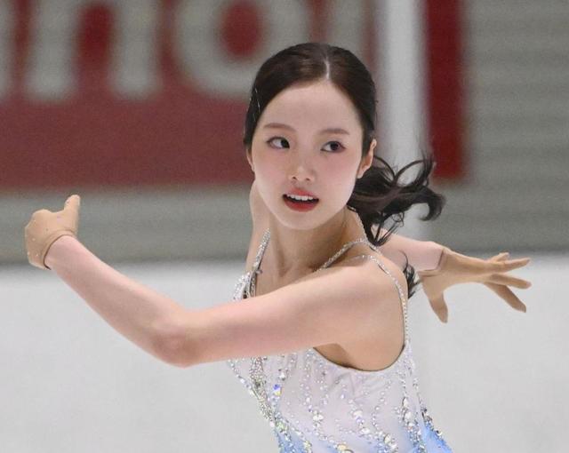 本田真凜、部屋着姿で実家満喫 家族登場のプライベート動画に反響続々「可愛すぎる」「ほっこり」 - モデルプレス