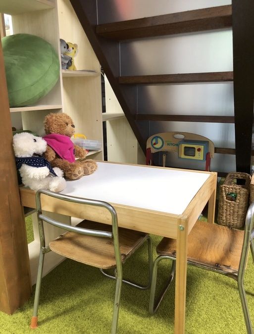 収納から子供部屋まで、アイディア一つで可能性が広がる、階段下の使い方 -casa