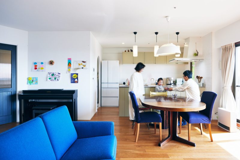 仲良し家族のだんらん広々リビングリノベーション・リフォーム・新築ならスタイル工房