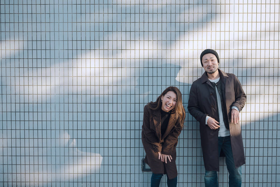 セルフ写真館ami. \\ 入籍・ウエディングフォトポーズ集part 2 !! おふたりだけのオリジナルに加えて参考にしてみてください💕 撮影中に見直せるように保存 しておくと便利です◎ 素敵な写真をたくさん撮ってくださいね！——————————————Instagram