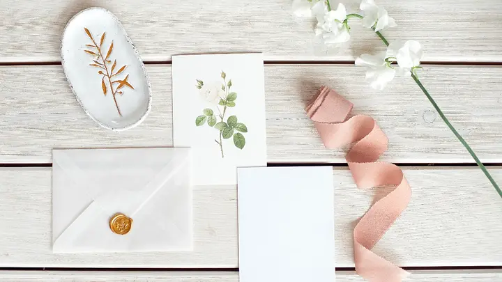 結婚式を欠席する場合の連絡マナーとご祝儀について徹底解説！ 結婚式パーティーのレンタルドレスはリリアージュ