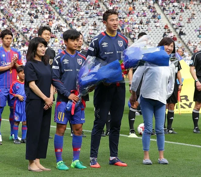 久保建英、試合中に取った善行に海外称賛 「教育する親が偉い」「フェアなトレードだ」THE ANSWER