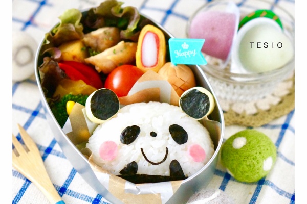 幼稚園はお給食あるけど お弁当作りにハマってます☺️✨ キャラ弁喜ぶから こちらも嬉しい🥹❤️ 暇な日にちょくちょく作るやつ🤣星のカービィワドルディ弁当ワドルディカービィキャラ弁characterbentobentoboxキャラクター弁当キャラクター任天堂