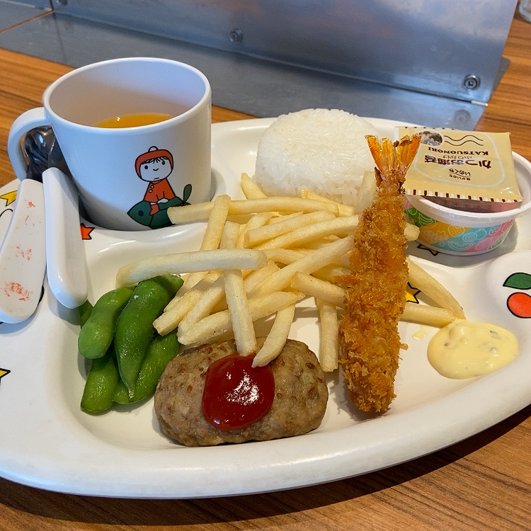 皆さん、お子様連れでやよい軒に行ったことはありますか🤗？ やよい軒では、 ポテトやハンバーグなど子供に人気のおかずで満足度の高い
