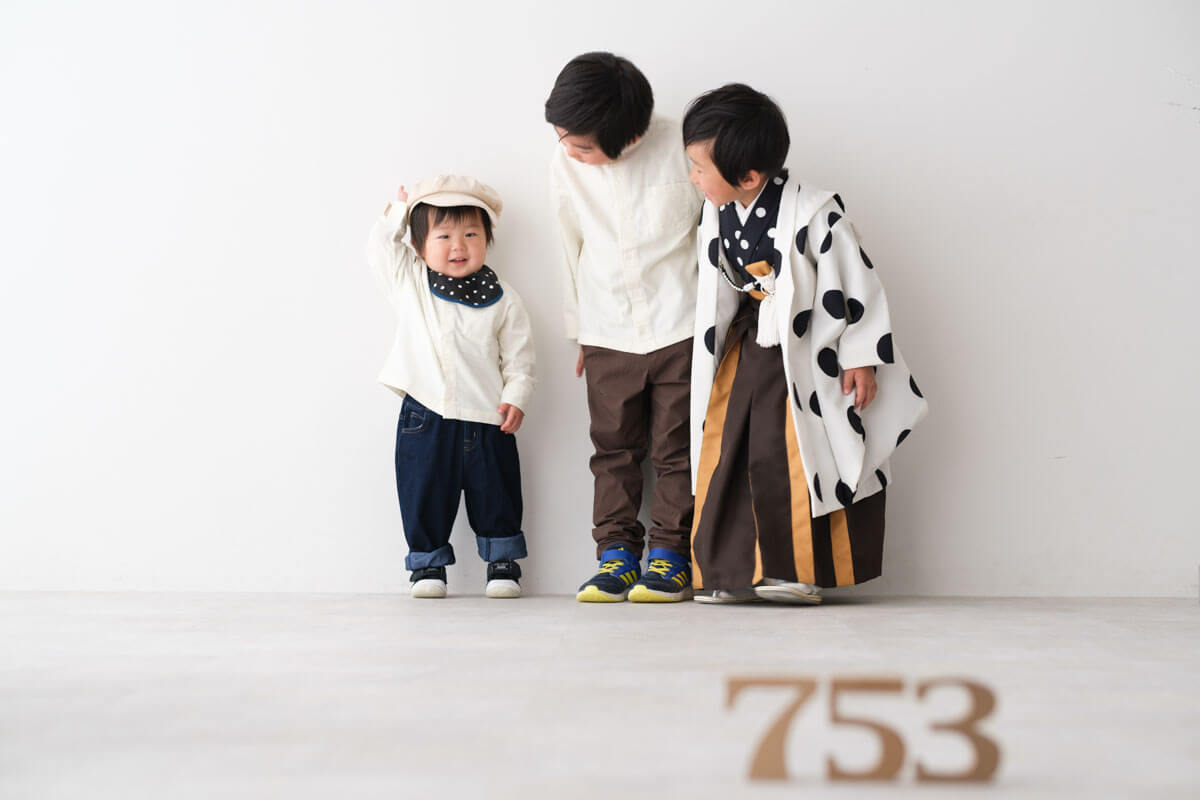 七五三撮影では是非家族写真もオススメです：家族写真を大切に撮影 1日5組限定！貸切フォトスタジオの入曽 いりそ 写真館
