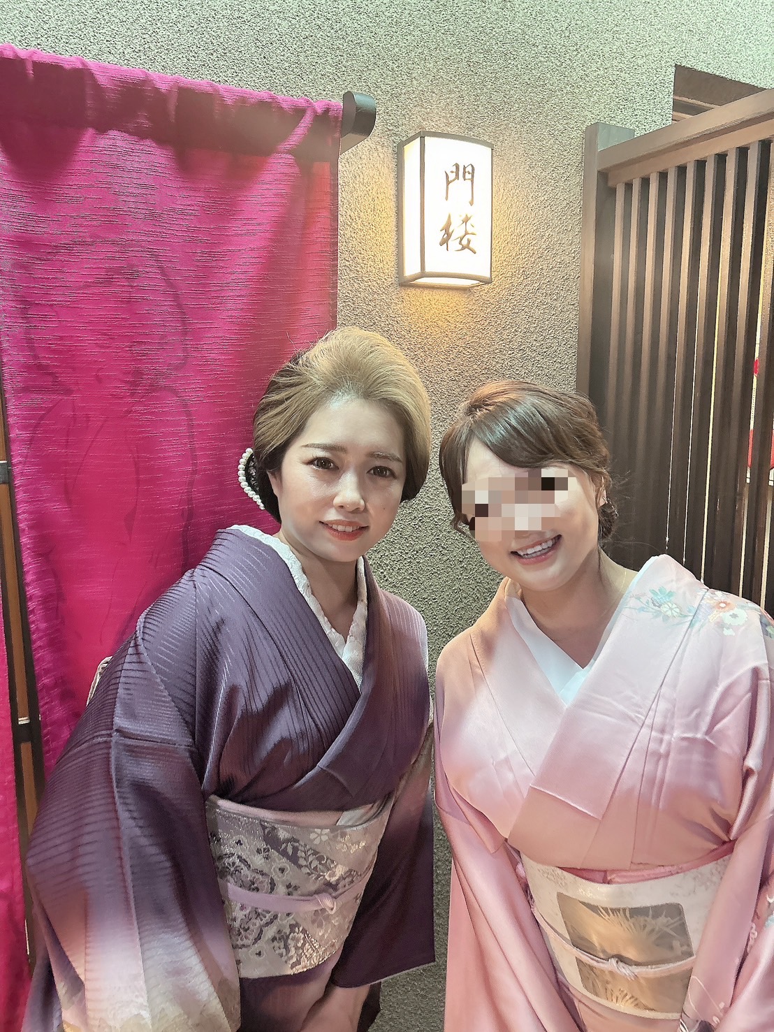 TAKUMI JUN Make-up Salon美人ツインズ成人式前撮り。4枚目のママもかわいくて、佳子様みたい。 プラン名：成人式スタジオ前撮りプラン データ別南青山：￥42,350～ 京都店：￥35,750～ make&hair：村瀬・中尾・田崎photo：村瀬Instagram