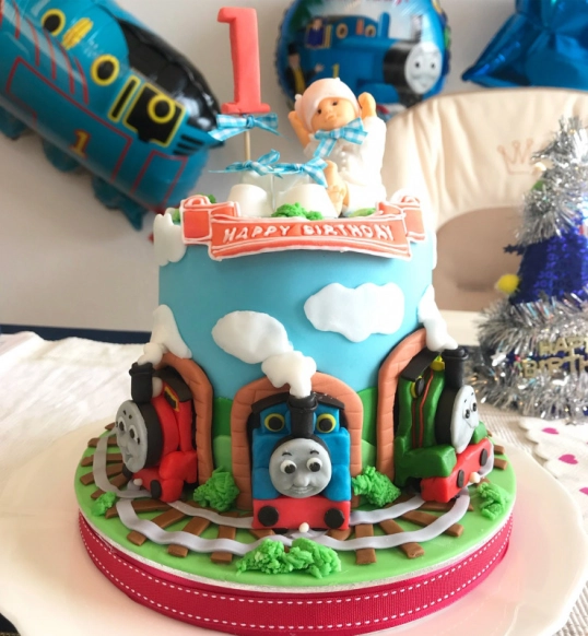 Amazon.co.jp: トーマス・ザ・トレインオールボードケーキデコレーションキット : おもちゃ