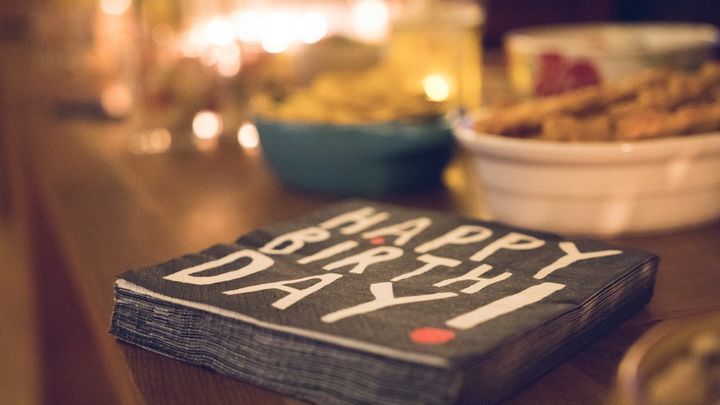 彼氏の誕生日にしたいサプライズ＆アイデア集！ おすすめのデートやプレゼントも紹介bis ビス