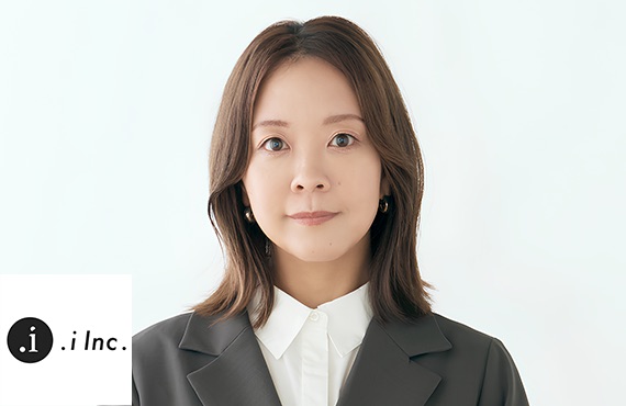 母「本当に兄妹のようです」 0歳の娘と犬がそっくり！その愛らしさに22万いいね「一生見ていられる」「素晴らしすぎる 愛おしい」まいどなニュース