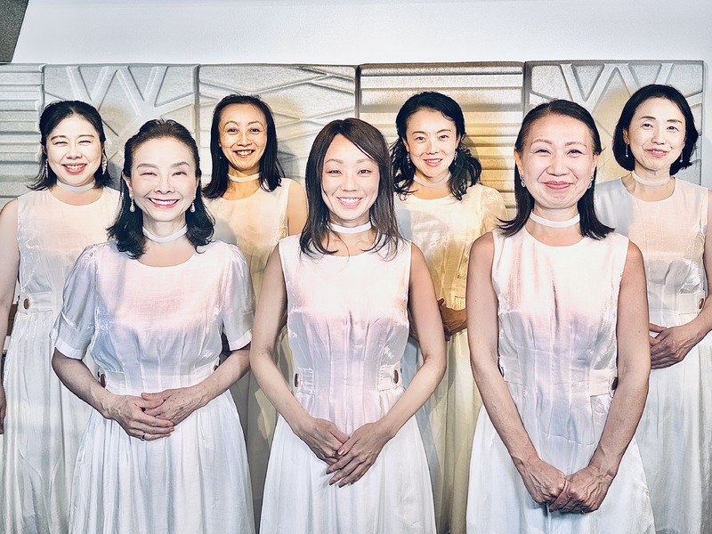 伊東市少年少女合唱団 入居者へ歌と笑顔届ける 老人ホーム訪れ１５曲披露 - フォトサービス伊豆新聞デジタル