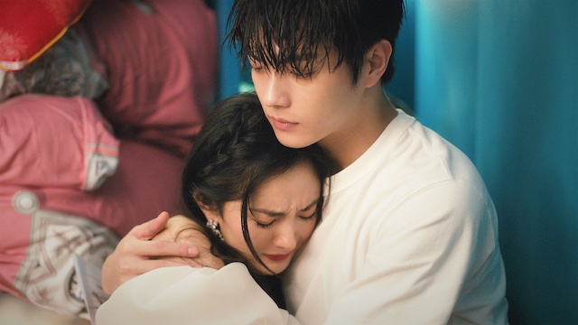 259,737 抱っこ 彼女 Stock Photos, High-Res Pictures, and Images - Getty Images膝に座る 17歳, 抱き上げる, 膝に座る 母娘