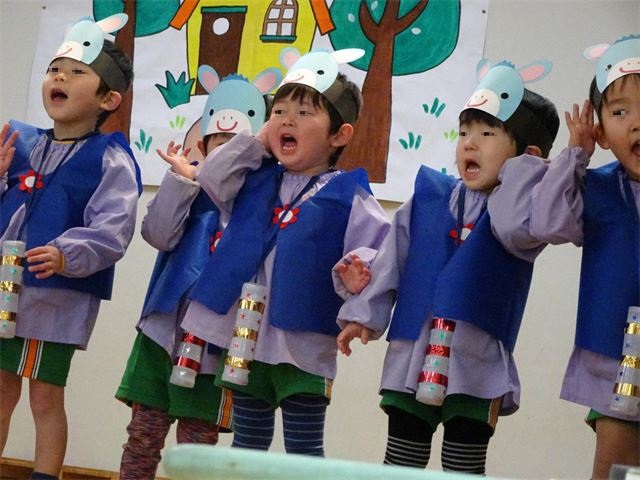 画用紙DIY 三匹のこぶたとオオカミの帽子の作り方 幼稚園や保育園などの劇やお遊戯の衣装、マイクラの狼や犬のハロウィン仮装にも♪100均工作を子供と楽しもう♪雪見日和