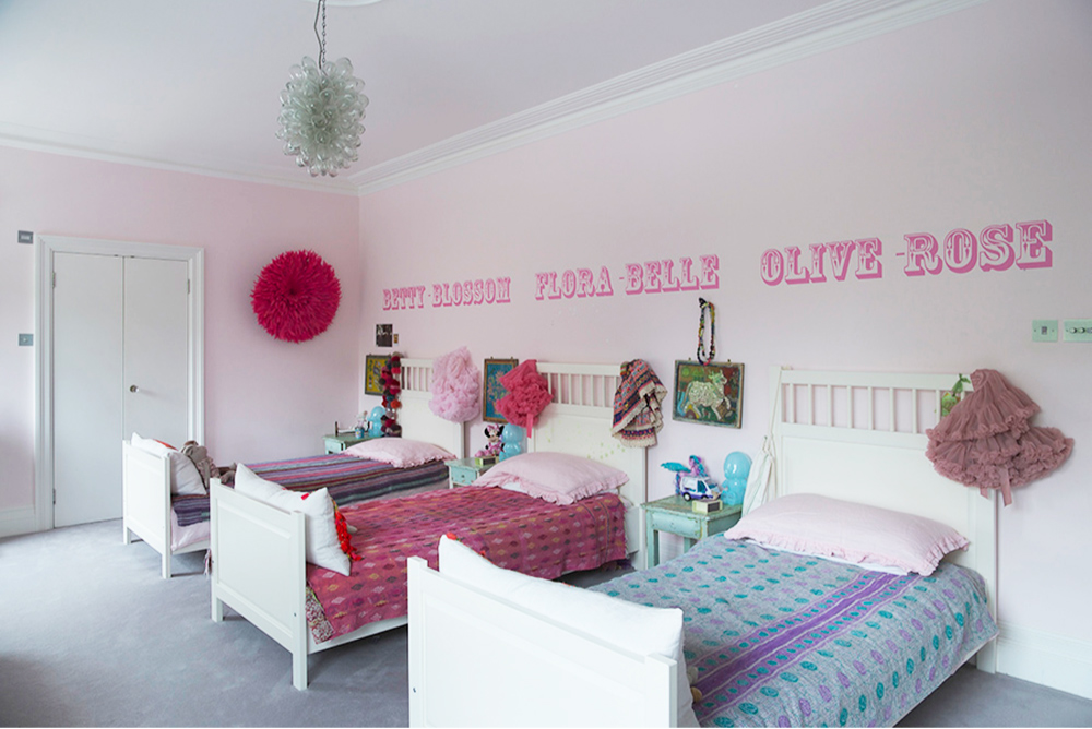 ピンクとグレーで大人かわいい女子部屋集おしゃれにセンスUP