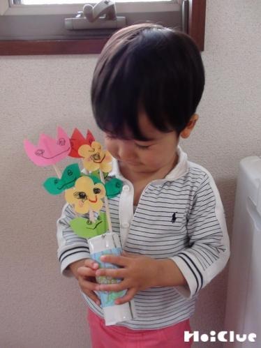 母の日製作🌹 年齢ごとに考えました！5月製作 製作活動 保育園製作 幼稚園製作 製作遊び 幼児製作 乳児製作 母の日 母の日製作 母の日プレゼント母の日制作 0歳児製作 1歳児製作 2歳児製作 3歳児製作 4歳児製作 5歳児製作 シール貼り 紐通し 絵の具 折り紙 花紙 毛糸