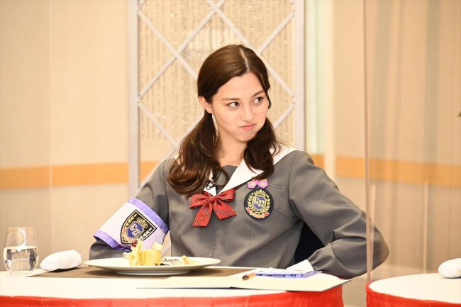 透け透けTシャツで水着が 〝濡れ髪〟中条あやみ海中ショットに大反響「水中でなんで 」「マーメイドみたい！」：「おっ！」でつながる地元密着のスポーツ応援メディア西スポWEB OTTO