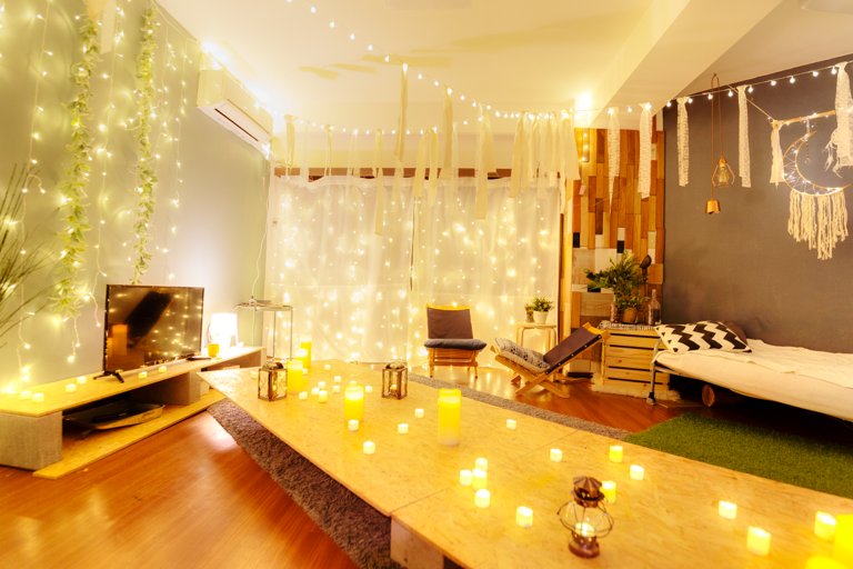 ありーとお泊まり会🤍 . お揃いパジャマで合わせて 朝まで語ったよ🍦✌︎✨ . 何気2人でお泊まりは初だ〜 @mimaruhotels@_andante_shopお泊まりお泊まり会お泊まりデートお泊まり女子会パジャマルームウェアお揃いお団子ヘアホテル女子会ホテル