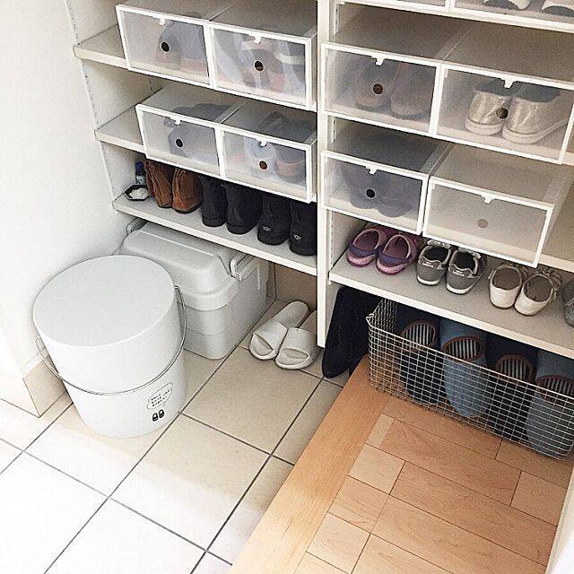 Amazoniodoos 物置 屋外 大型 収納庫 397L大容量 二重層デザイン 木目調 ベンチストッカー 物置収納庫 屋外収納ボックス 室内 収納ボックス 防水 ベランダストッカー ベランダ収納 庭の収納 おもちゃ収納 密閉性に拘り おしゃれ 自然風 127*61*63.5cm 大型収納倉庫397L