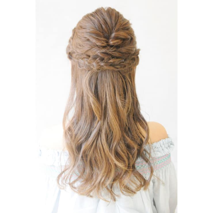 三つ編みハーフアップ簡単ヘアアレンジに挑戦してました上野サロン公式ブログ 自然なウィッグ・エクステの専門店アクアドール公式ブログ