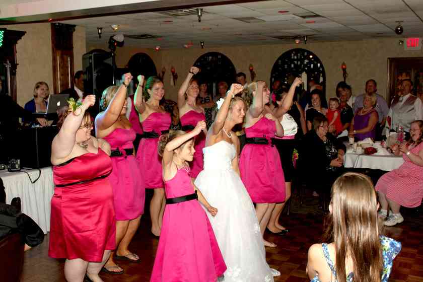 大阪消防振興協会 礼服 -消防礼服消防士婚礼用礼服白儀礼服大阪消防振興協会儀礼服レンタル住吉大社で挙式をされたお客様より、素敵なお写真を頂きました✨白儀礼服と、純白のウェディングドレス、とてもよくお似合いです！おめでとうございます。Facebook