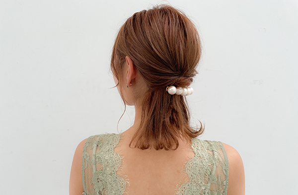 人気の結婚式お呼ばれヘアマナーと長さ別のおすすめの髪型を紹介！ - 秋葉原コットン