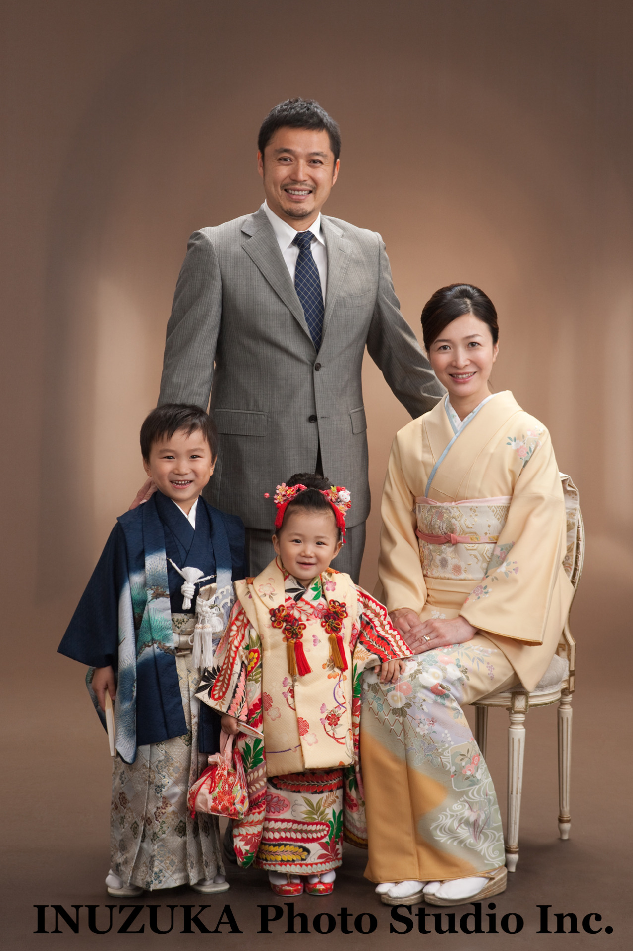 七五三の母親の服装、正解は？スーツ？ワンピース？ママの服装マナーとコーデ