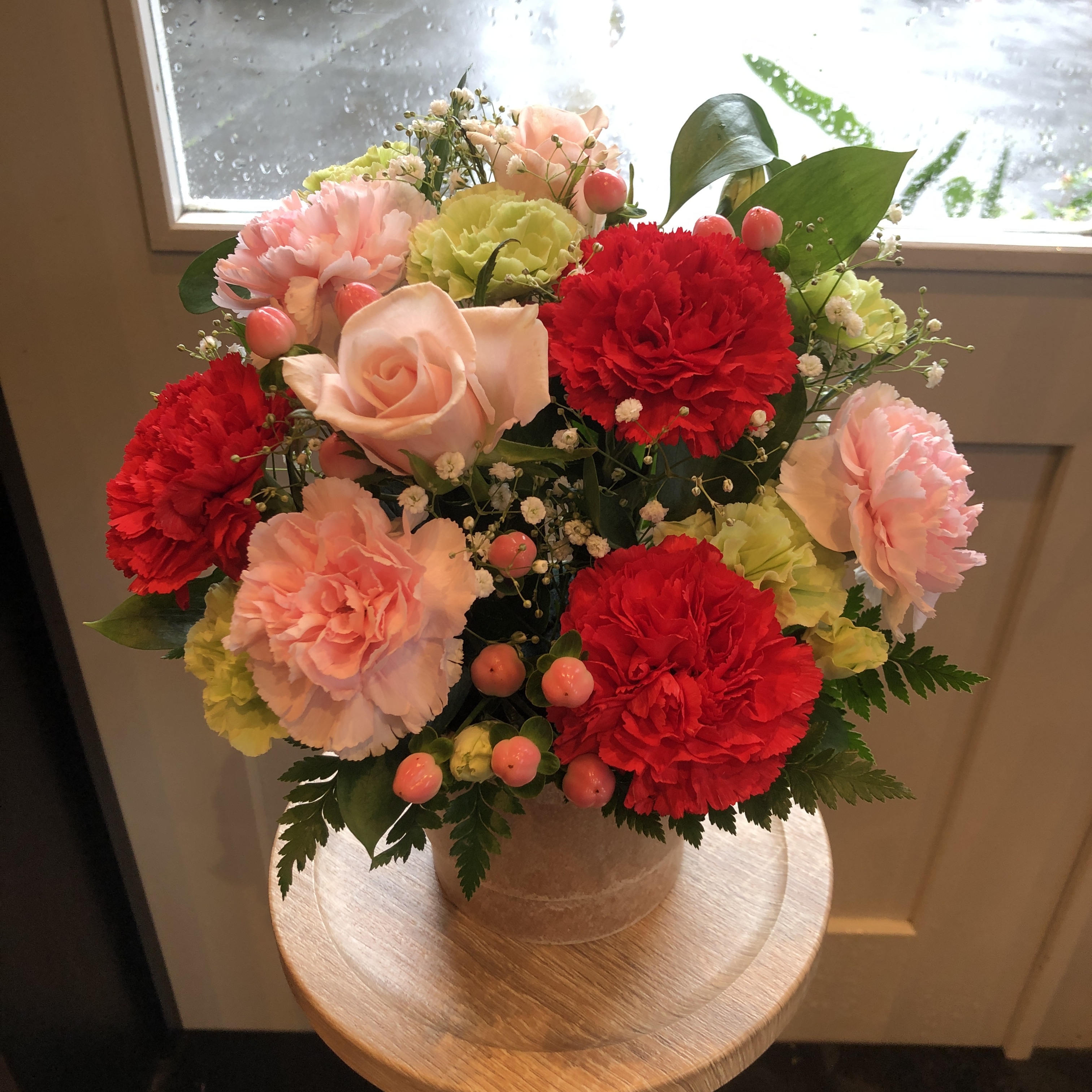 母の日 ギフト 花 カーネーション 2025 プレゼント 5号鉢 メッセージカード ギフトボックス付き 送料無料 日付指定 : 花束とアレンジの専門店花むすび - 通販 - Yahoo!ショッピング