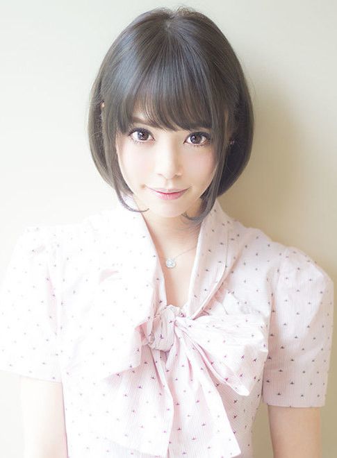 冬にこそバッサリ切って。モフッと埋もれるショートヘア女子が尋常でなく可愛いって噂MERY