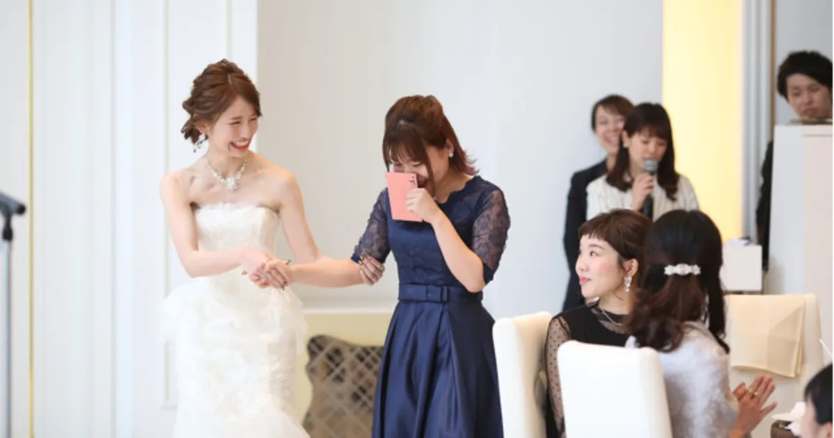 結婚式の友人代表スピーチのコツや例文紹介＆服装マナーやおすすめドレス紹介結婚式パーティーのレンタルドレスはリリアージュ
