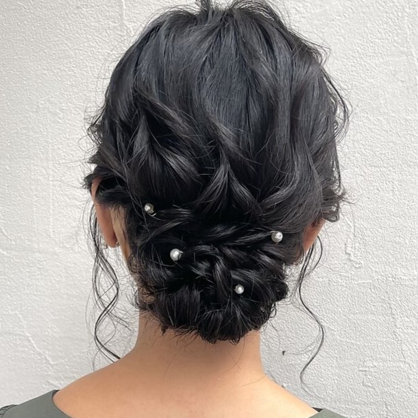 結婚式におすすめの髪型。お呼ばれマナーも確認しておこうomotte magazine from ANNIVERSAIRE記念日にまつわるマガジン