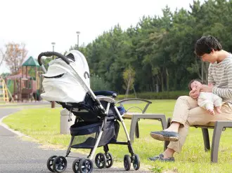 物を投げる子供＜＜1歳・2歳・3歳＞＞の心理としつけ方