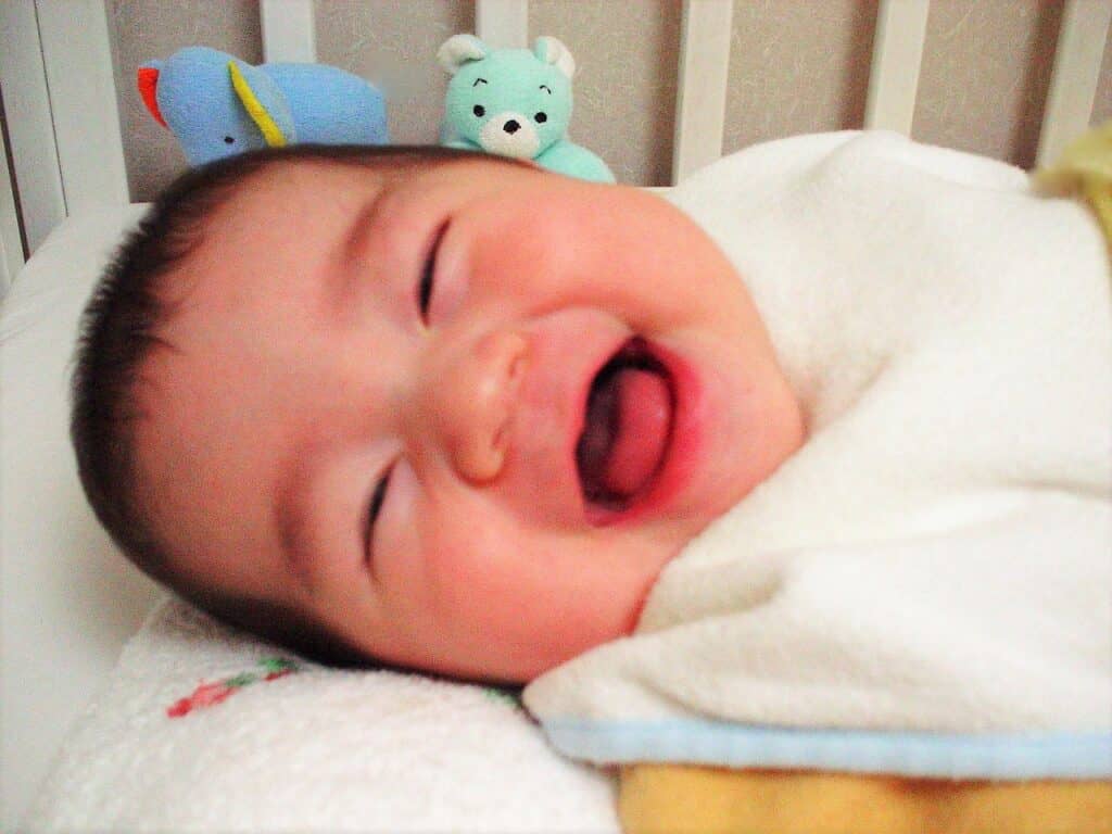 赤ちゃんはいつから笑う？笑う時期や笑顔にする方法を紹介スタマグ