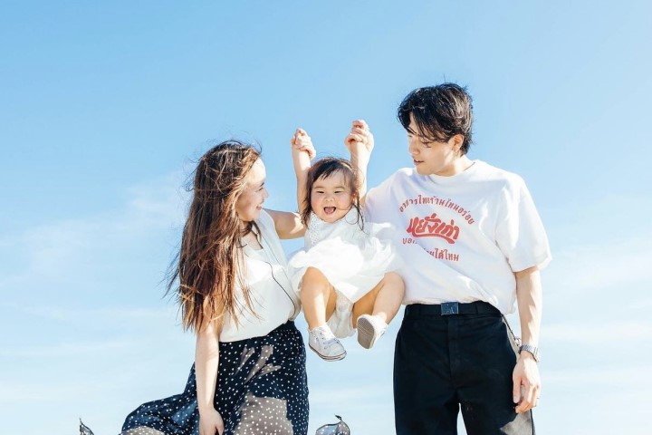 本当に依頼して良かった」結婚10周年記念におしゃれな家族写真の撮影OurPhoto アワーフォト