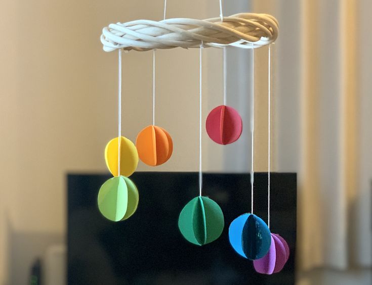 かわいすぎ♡手作りベビーメリーのアイデア集。100均アイテムが大変身！アーム型・床置き型もkosodate LIFE 子育てライフ