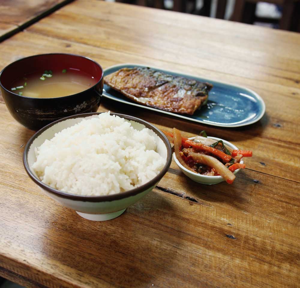 ごはんを食べ終わったのに？ 夫の『やらないこと』に「めっちゃ分かります！」「スカッとする」 – grapeグレイプ