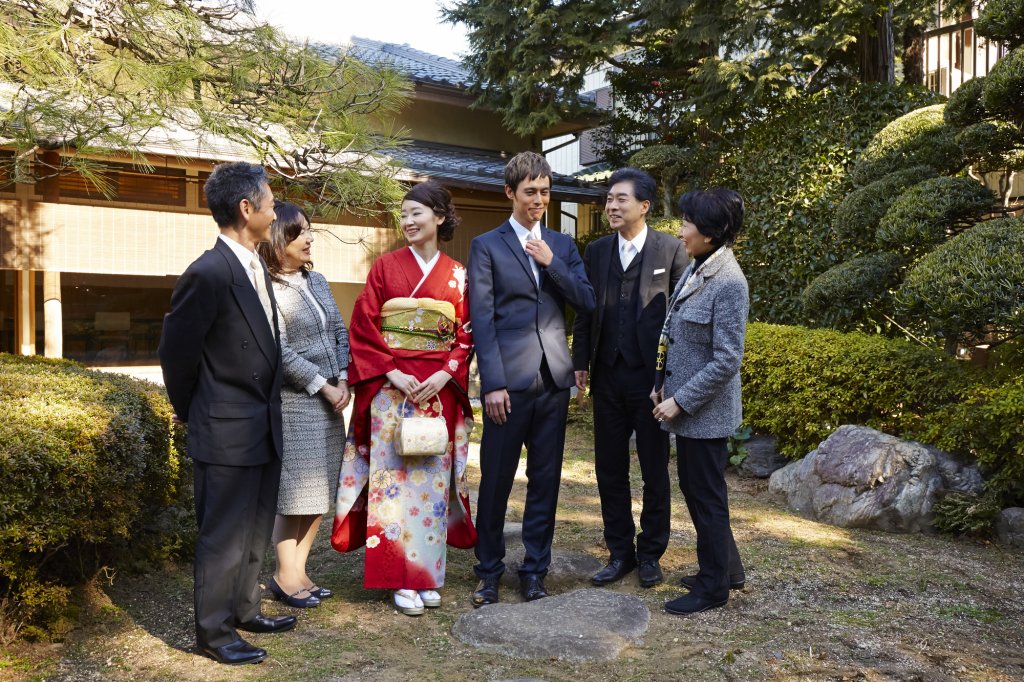 顔合わせ食事会での席順 マナーとケース別の配席 -公式 星のなる木