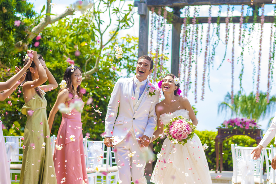 海外挙式にかかる費用はいくら？総額や内訳、人気エリアの平均相場ハワイ結婚式・挙式専門のファーストウエディング