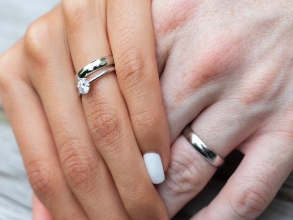 婚約とは？メリットや婚約の方法を解説 婚約指輪・結婚指輪なら銀座・和光ブライダル