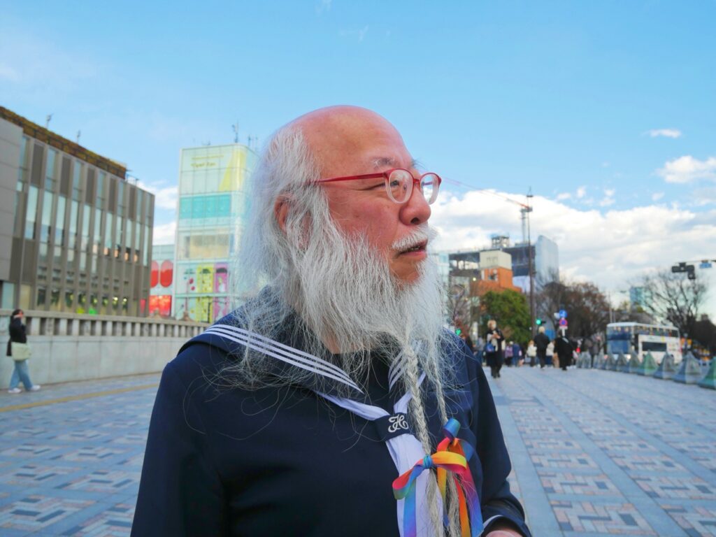 セーラー服おじさん」が世界中で引っ張りだこになる理由 お金や数字で測れない“価値”とはなにかログミーBusiness