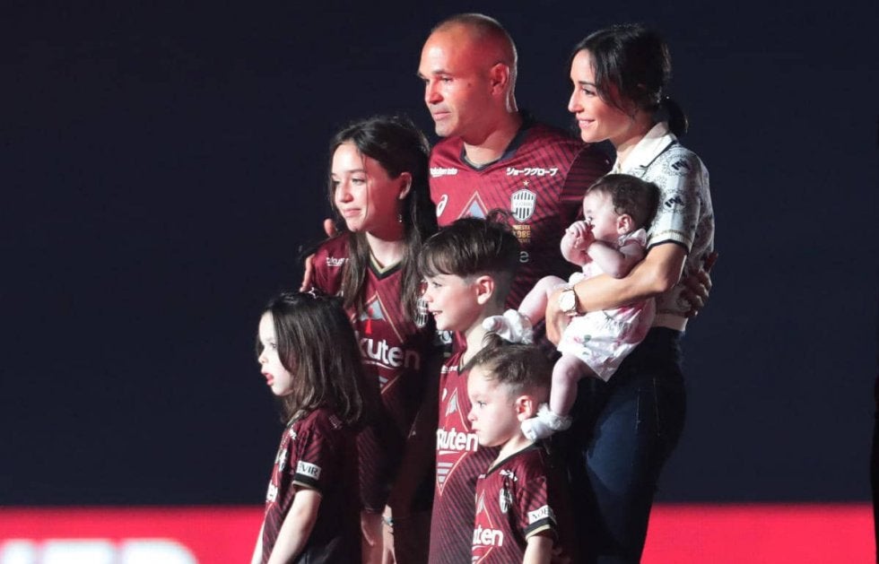 イニエスタのかわいい子供が天使すぎる!子供を亡くした過去も!大好きな日本での生活を紹介ここでしか話せない芸能人の素顔