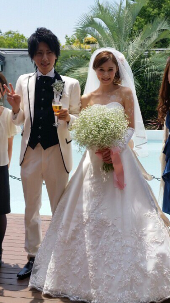 OKINAWA ワタベウェディングの衣装 生花ブーケ かすみ草のクラッチPhotorait