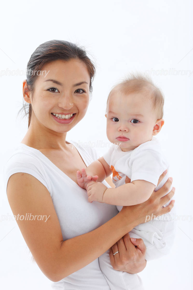 感動のサプライズギフト 家族の絆を似顔絵色紙に 家族の絆を似顔絵色紙に残す特別なギフトです。写真から似顔絵に仕上げる手描きのかわいい似顔絵イラストで、大人数の家族にぴったりです。贈り物やプレゼントとして人気で、特別な記念の一枚として喜ばれます。いつき