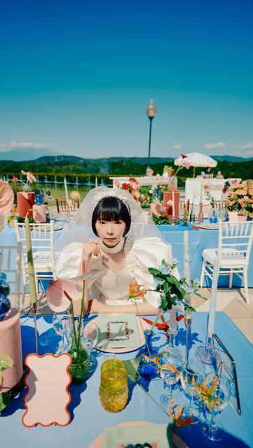 結婚式＆誕生日👰‍♀️💍🎂🩵夢にまで見たこの日。もうもうもう幸せすぎて言葉が見つからないよ人生で1番の幸せな時間だったと言えます。あー何度でも泣けるよ。 明日から皆んながお腹いっぱいで胃もたれしちゃうくらいウエディング投稿していく予定だよ 許して