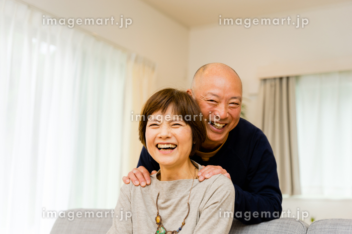 660点を超える肩を抱くのイラスト素材、ロイヤリティフリーのベクター素材グラフィックスとクリップアート - iStock肩を組む, 肩に手を置く,励ます