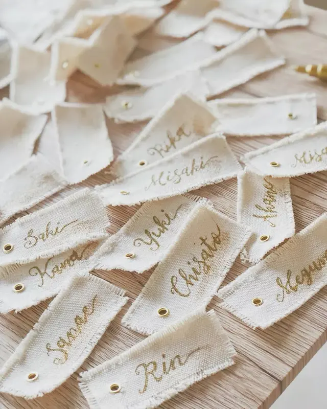 名札アイデア」のアイデア 7 件結婚式 diy 席札, 結婚式 席札 手作り, ウェディング 席札