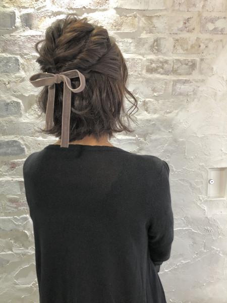 結婚式お呼ばれのハーフアップ特集！セルフアレンジのコツもご紹介結婚ラジオ結婚スタイルマガジン