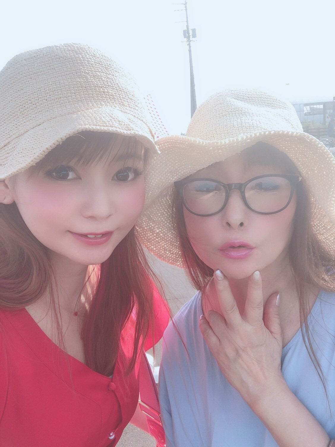 第１子妊娠中の中川翔子「先輩ママ様たちがパワーを与えてくれました」マタニティーショットが「凄いメンバー」 - スポーツ報知