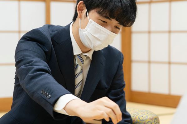 号泣から９年、藤井七段が谷川九段を破る - 産経ニュース