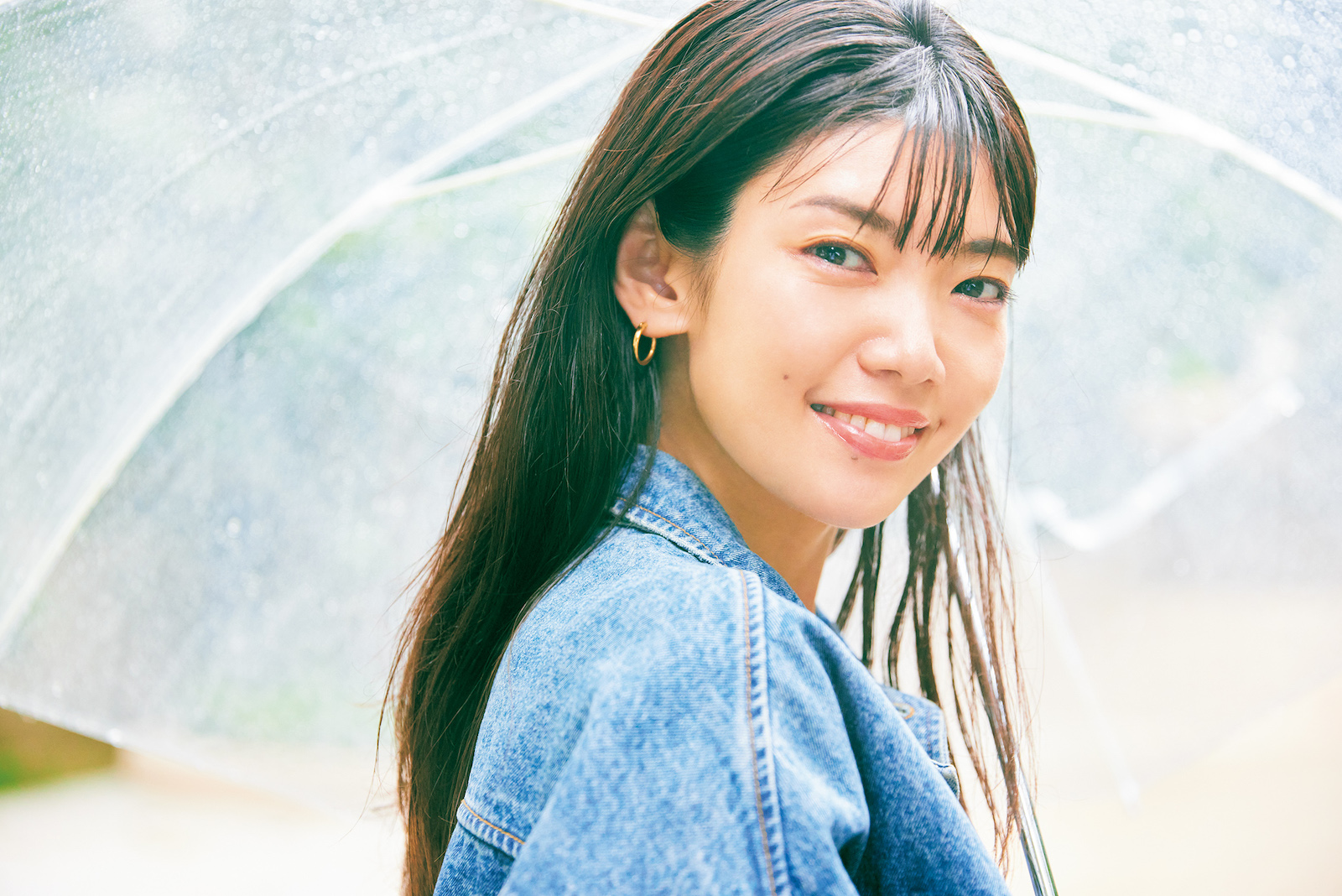 金沢プチ旅行🥟 先輩の佐藤アナ+うち3人家族で 金沢へ行ってきました。 目的は第七餃子。 と、 うちの夫と佐藤さんのマッチング。笑 佐藤さんは言語学、 夫はフランス文学と哲学、、 ジャンルは違えど大学院研究が文系同士で 話の合う点もいろいろあったようです。 富山に