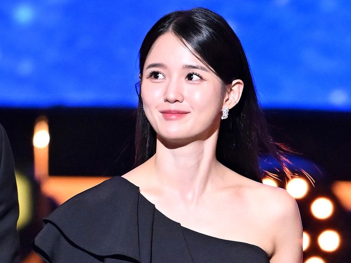 ご報告私事ではございますが、 かねてよりお付き合いしていた藤井直伸さんと 結婚いたしましたことをご報告させていただきます。人として、アスリートとして尊敬する彼とともに 明るく笑顔の溢れる家庭を築いていけるよう 精進してまいります。 まだまだ未熟な二人